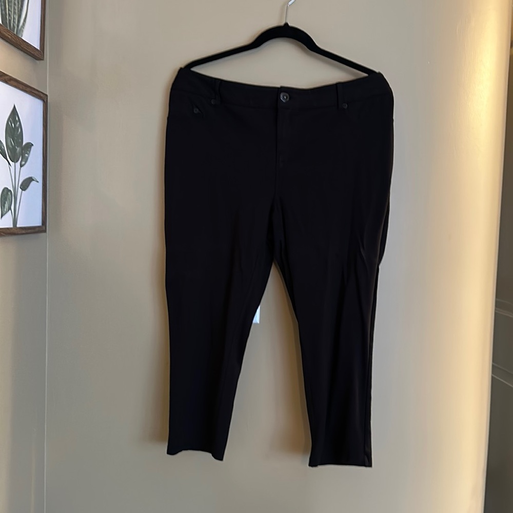 Maurice’s stretchy cropped pants